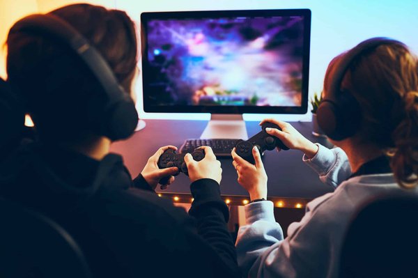 Écrans de gaming : quels sont les meilleurs modèles pour les jeux de tir à la première personne (FPS) ?